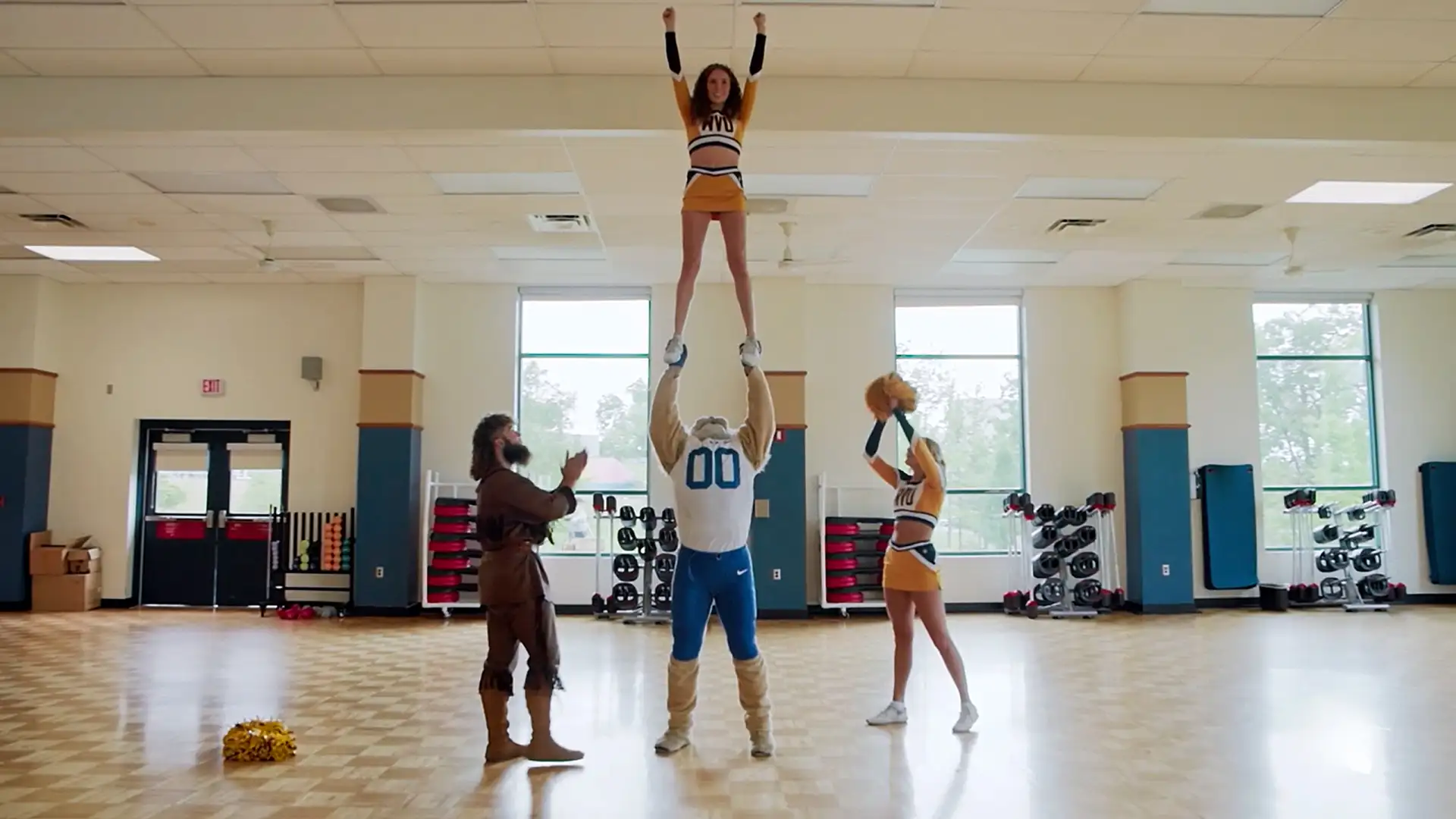 WVU Mascot teaches Cosmo stunts