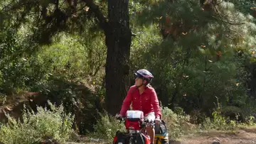 Butterbiking: Following the Monarch Migration