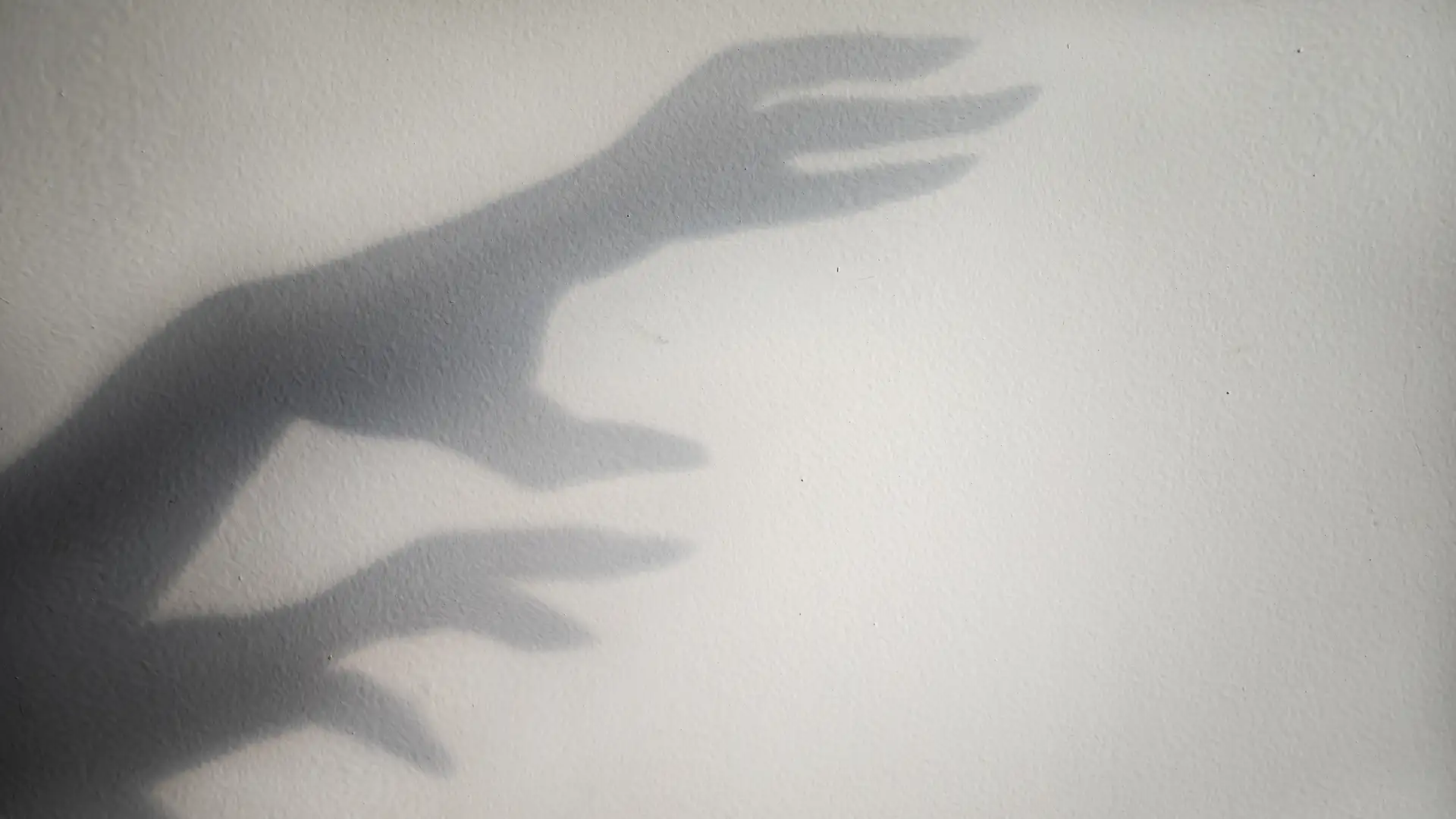 ****BITES -- Dark Shadows Made Me with guests Jeff Simpson and Cole Wissinger