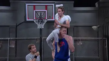 Shoulder Angel Meets Shawn Bradley