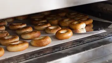 How a Bagel Union Fought Off the Mafia