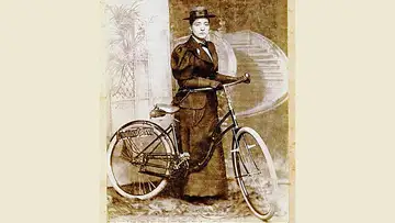 Around the World on Bike, in Bloomers