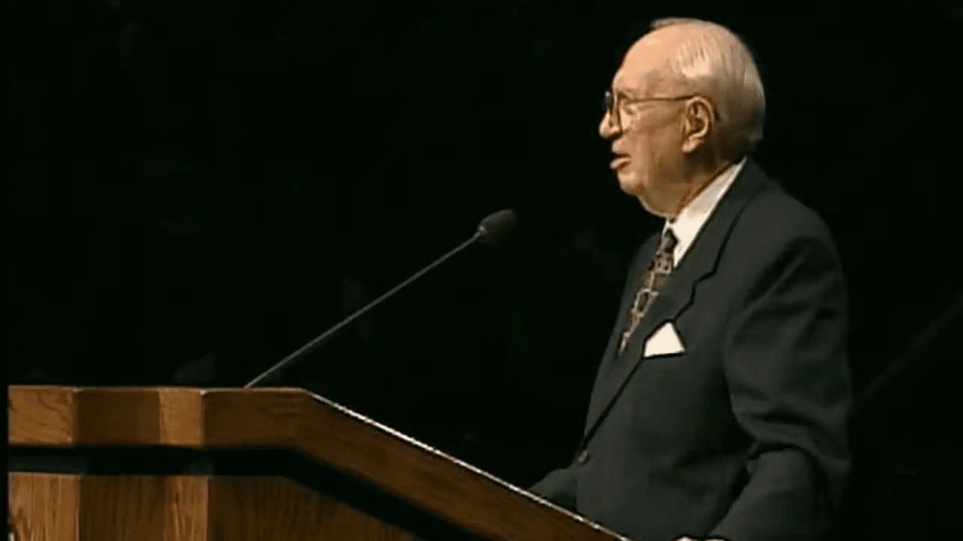 President Gordon B. Hinckley | Keep the Chain Unbroken