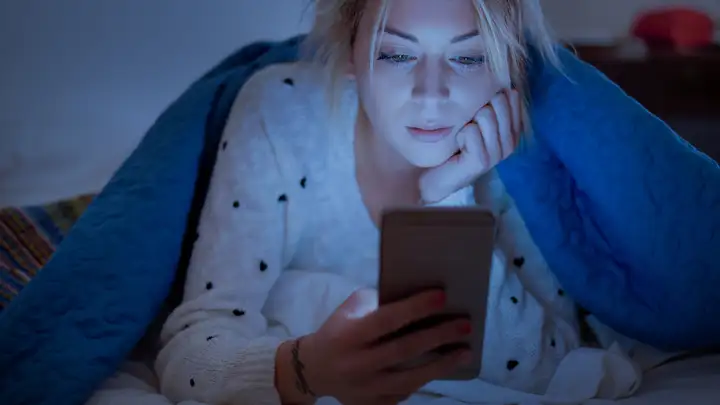 The Effects of Night Mode and Weekend Review