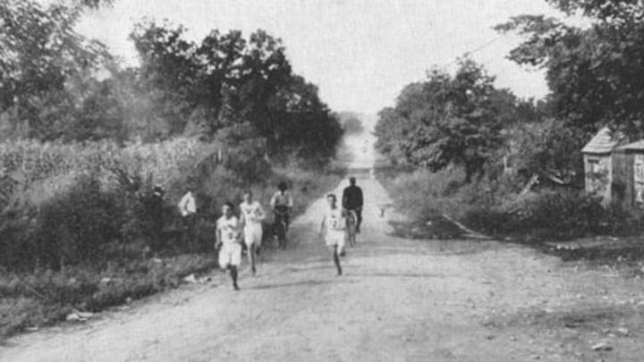 S1 E24: 1904 Olympic Marathon Mayhem