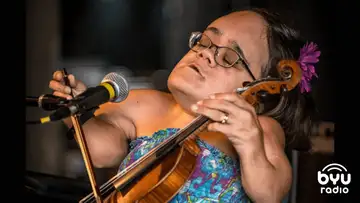 Fiddling with the Heart: Gaelynn Lea's Fearless Sound