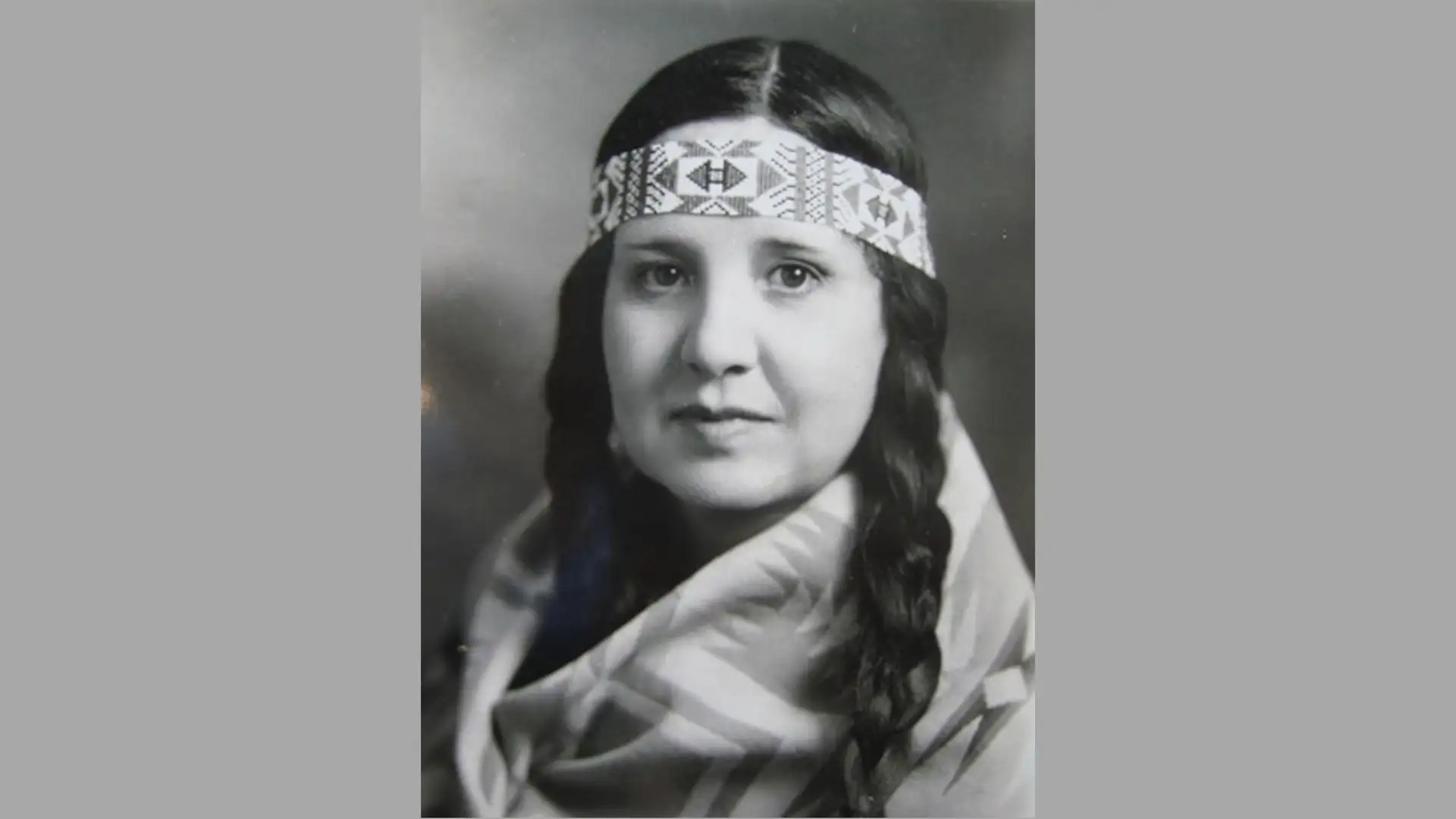 S3 E11: The Dust Within Us