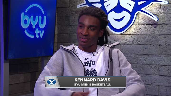 Kennard Davis Tells His Story to Signing