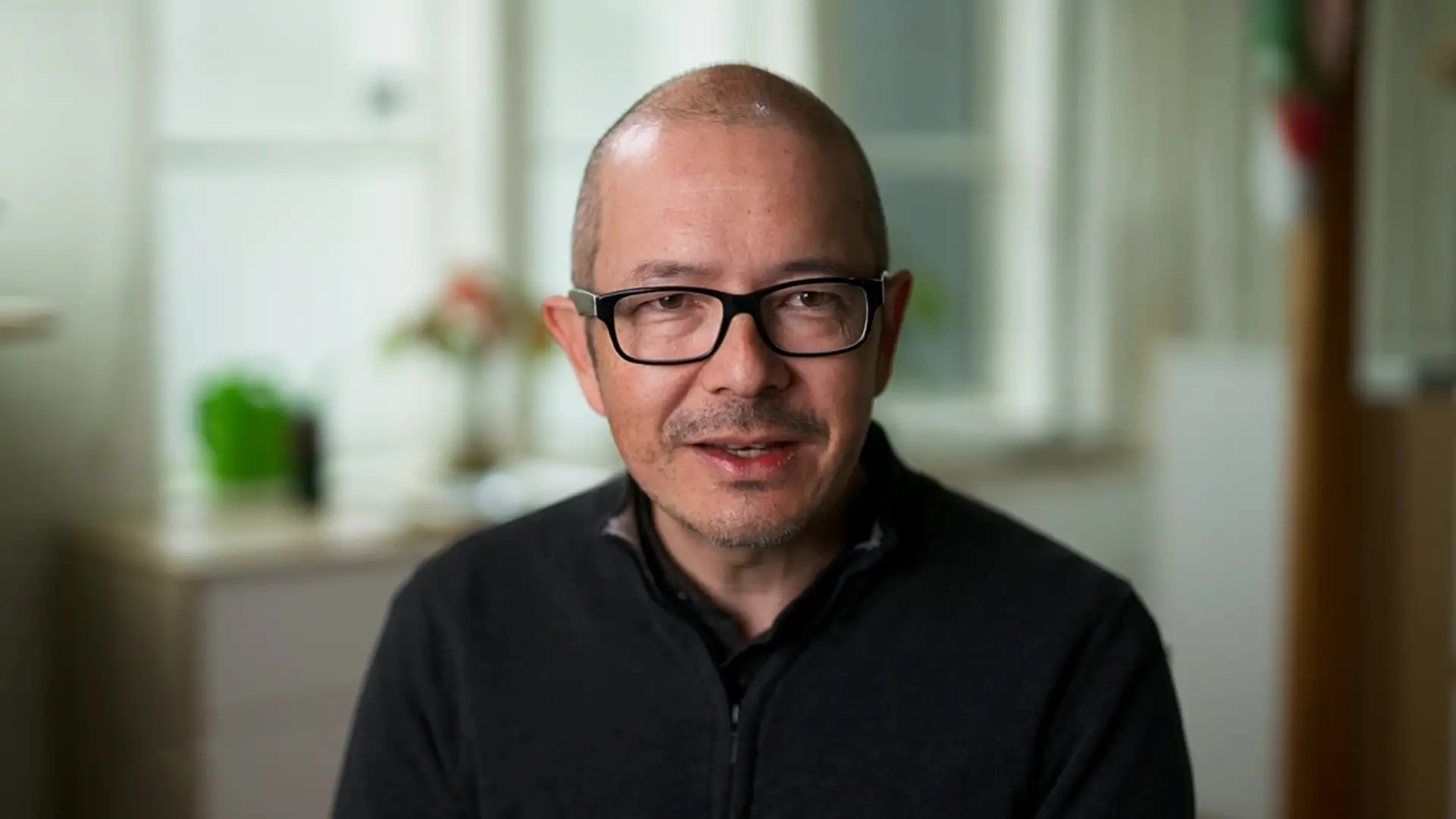 Tales Outer Suburbia-Shaun Tan-extended