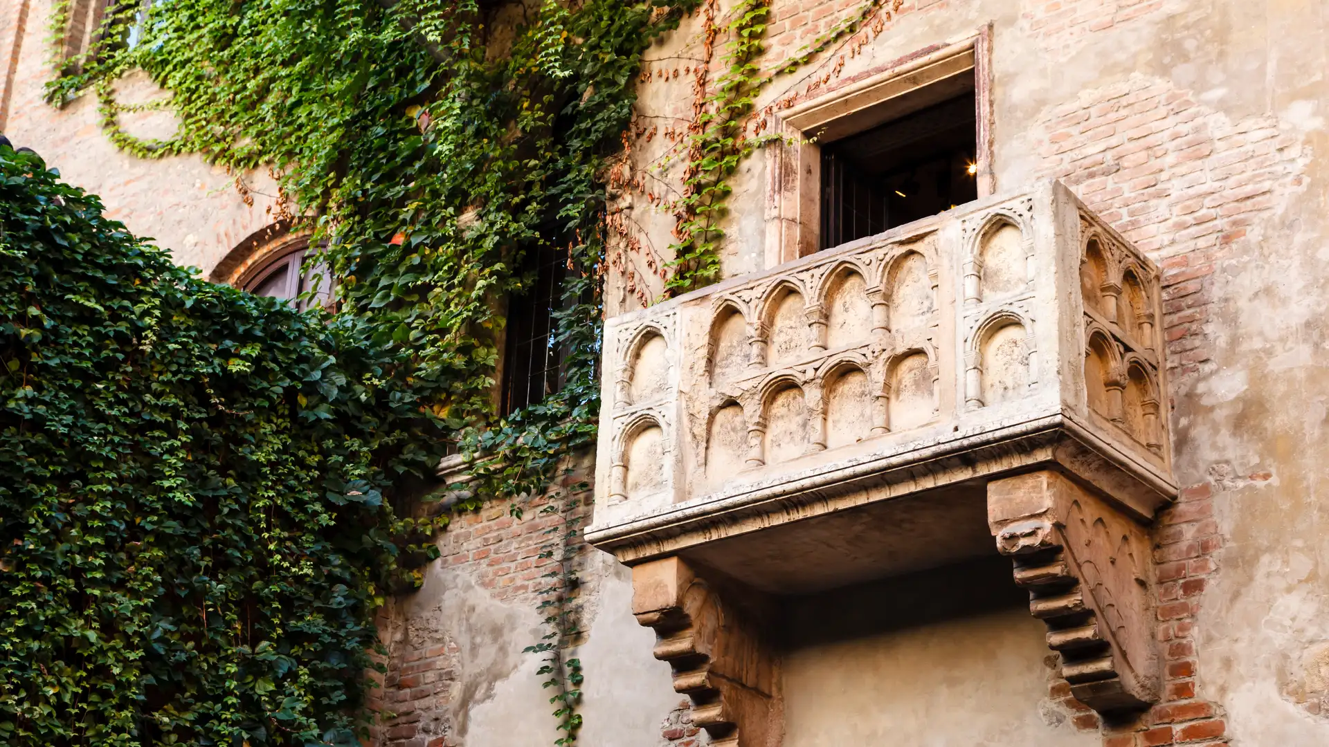 BITES **** -- "Romeo and Juliet Gone Wrong" by Kerry Soper with guest Antonio Sacre