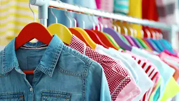 How to Host a Clothing Swap Party