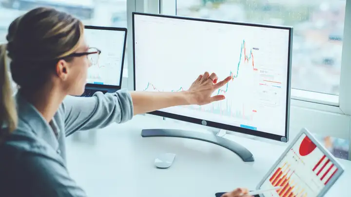 Women in Economics
