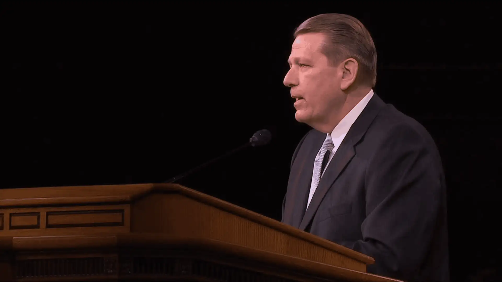 Elder Donald L. Hallstrom | The Heart and a Willing Mind