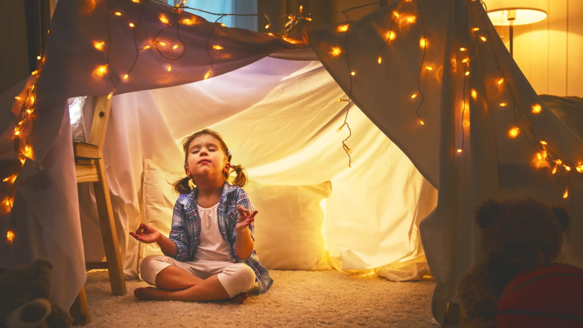 Ep. 32: "Practicing Mindfulness at Home" with Dr. Liz Hale