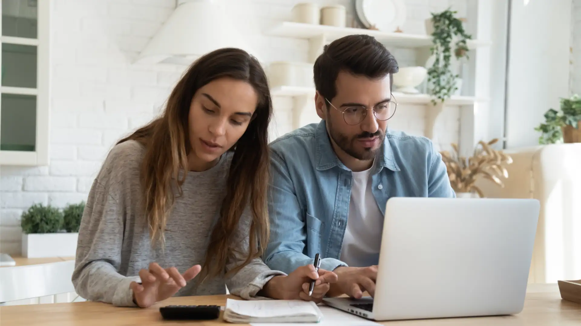 Ep. 26: "Dollars and Sense: 5 Family Finance Moves for a Healthier Home" with Amanda Christensen