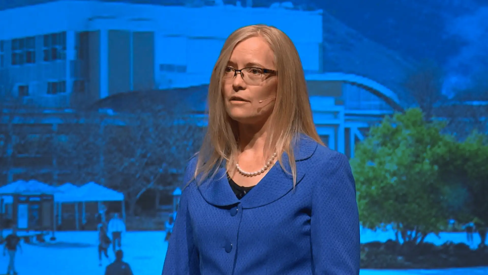 Tracianne B. Neilsen | The Messy Middle of Revelation