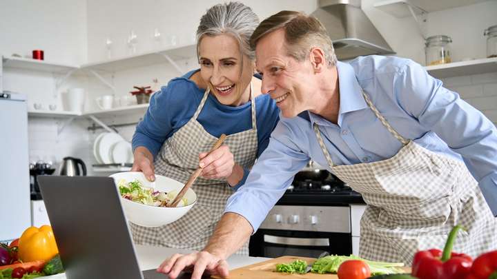 MORE WATER, LESS FOOD: REPLACING FIVE BAD DIET HABITS with FIVE GOOD DIET HABITS