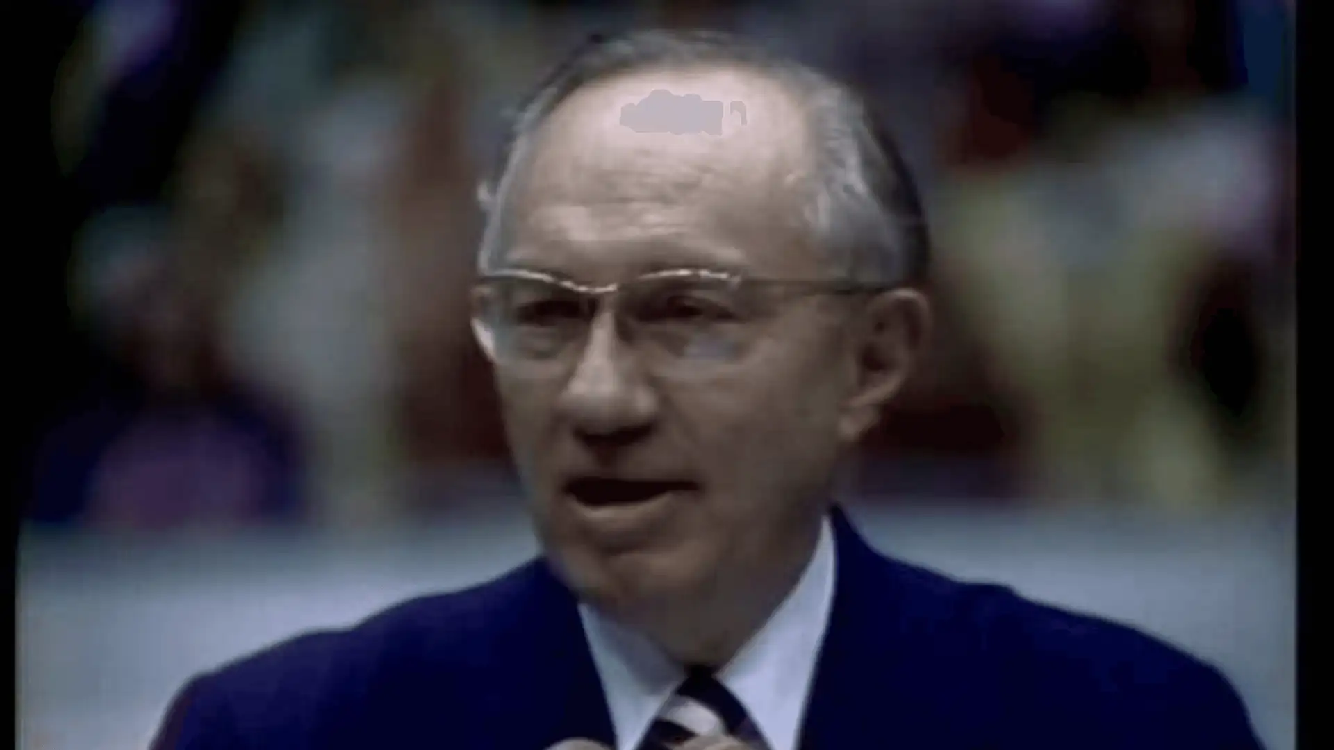 Elder Gordon B. Hinckley | Forget Yourself