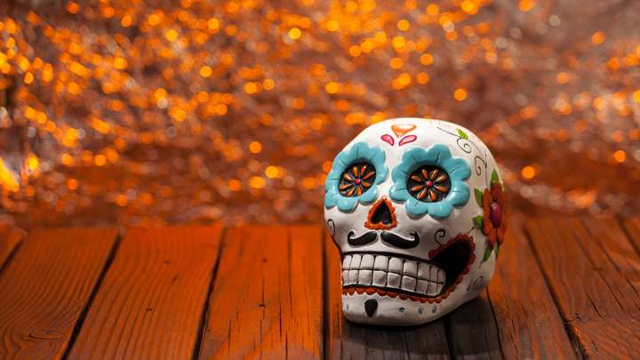 Parties in the Graveyard: Day of the Dead vs Halloween
