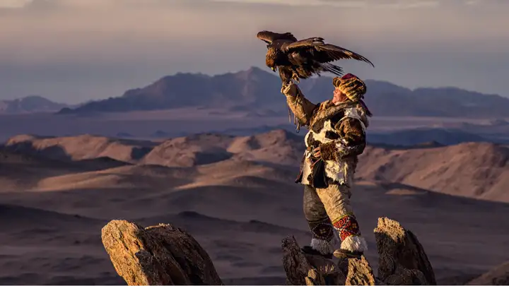 Photographing Mongolia’s Eagle Trainers