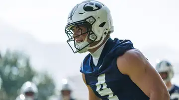 Linebacker Cade Uluave shares updates from fall camp and 2026 defense expectations