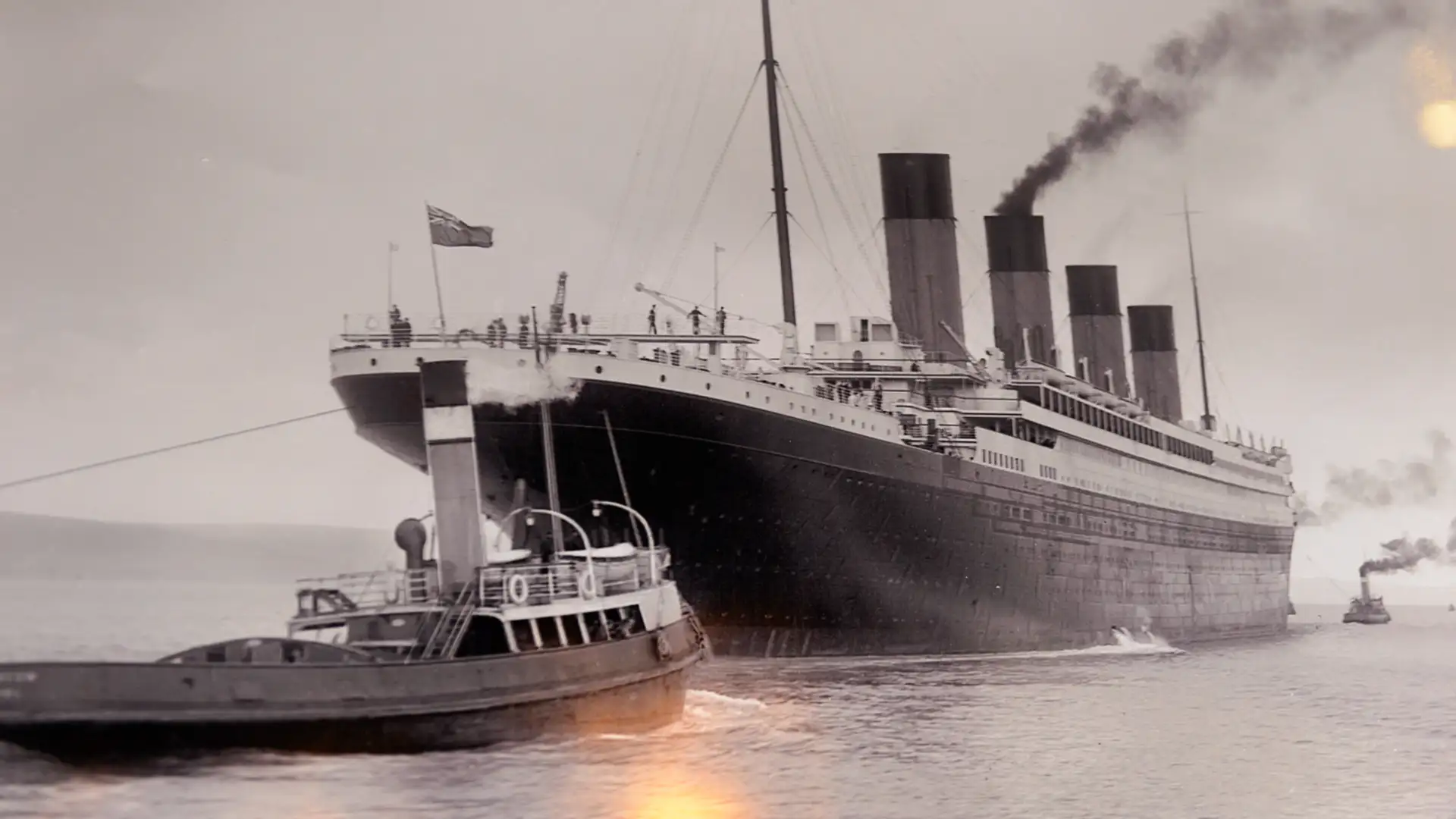 Wireless Operators Save the Titanic