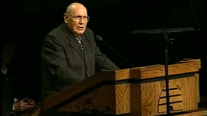 Elder Joseph B. Wirthlin | "Live in Thanksgiving Daily"